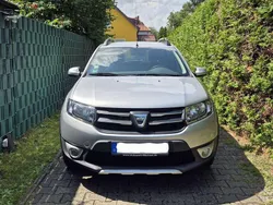 Silber Gebraucht 2014 Dacia Sandero Prestige Kleinwagen | 6.900 € (Etwas zu teuer)