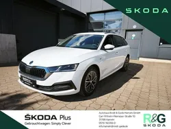 Weiss Gebraucht 2021 Skoda Octavia Clever Kombi | 21.740 € (Fairer Preis)