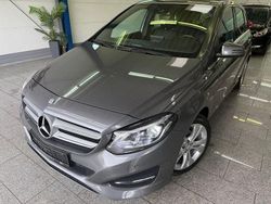 Grau Gebraucht 2016 Mercedes B180 Urban Van / Kleinbus | 15.370 € (Fairer Preis)