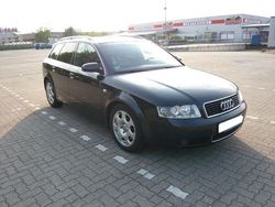 Schwarz metallic Gebraucht 2003 Audi A4 Kombi | 4.400 € (Teuer)