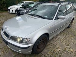Grau Gebraucht 2004 BMW 320 Kombi | 890 € (Superpreis)