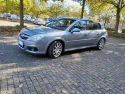 Grau Gebraucht 2007 Opel Signum Kombi | 2.800 €