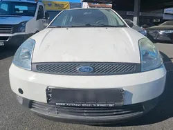 Weiß Gebraucht 2004 Ford Fiesta Kleinwagen | 500 € (Superpreis)