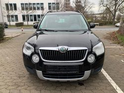 Schwarz Gebraucht 2012 Skoda Yeti Family SUV | 6.599 € (Guter Preis)