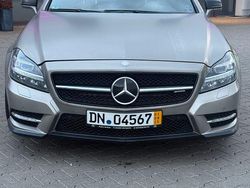 Gold Gebraucht 2011 Mercedes CLS500 Limousine | 14.900 €