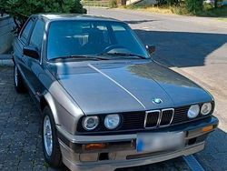 Grau Gebraucht 2025 BMW 316 Coupé | 11.850 €