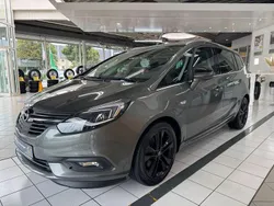 Grau Gebraucht 2018 Opel Zafira Innovation Van / Kleinbus | 12.950 € (Guter Preis)