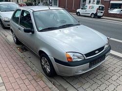 Silber Gebraucht 2002 Ford Fiesta Kleinwagen | 600 €