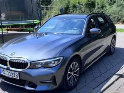 Grau Gebraucht 2020 BMW 320 Sport Line Kombi | 26.000 € (Guter Preis)