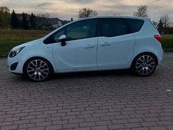 Weiß Gebraucht 2011 Opel Meriva Innovation Van / Kleinbus | 3.999 € (Fairer Preis)