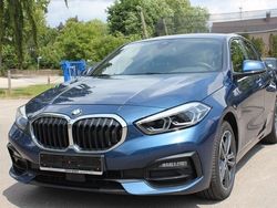Blau Gebraucht 2021 BMW 120 Sport Line Kleinwagen | 23.450 € (Fairer Preis)