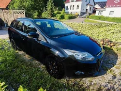 Schwarz Gebraucht 2013 Ford Focus Ambiente Kombi | 4.870 € (Superpreis)