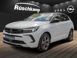 Weiss Gebraucht 2023 Opel Grandland X Elegance SUV | 26.880 € (Fairer Preis)