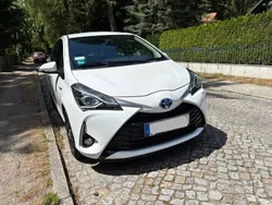 Weiß Gebraucht 2018 Toyota Yaris Hybrid Team Limousine | 15.500 € (Fairer Preis)