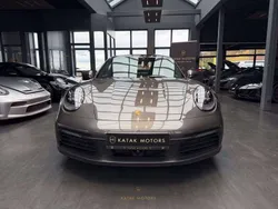 Grau Gebraucht 2021 Porsche 911 Carrera 4S Coupé | 134.900 € (Etwas zu teuer)