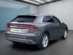 Grau Gebraucht 2019 Audi Q8 SUV | 52.299 € (Fairer Preis)