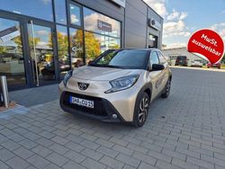 Grau Gebraucht 2024 Toyota Aygo Team Kleinwagen | 16.970 €