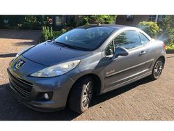 Grau Gebraucht 2010 Peugeot 207 CC Cabrio | 2.600 € (Fairer Preis)