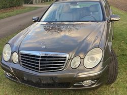 Braun Gebraucht 2007 Mercedes E280 Avantgarde Kombi | 3.900 € (Fairer Preis)