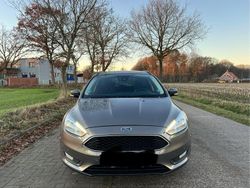 Grau Gebraucht 2015 Ford Focus Kombi | 5.999 € (Etwas zu teuer)