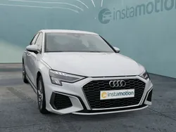 Weiß Gebraucht 2023 Audi A3 Sportback S-Line Limousine | 31.090 € (Fairer Preis)