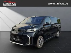 Graphitschwarz Gebraucht 2024 Toyota Proace Verso Team Kombi | 43.900 € (Fairer Preis)