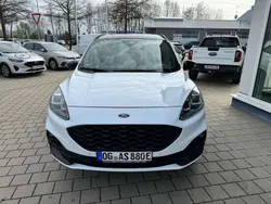 Frost weiß Gebraucht 2024 Ford Kuga ST-Line X SUV | 44.850 €
