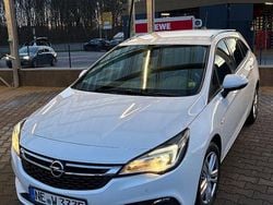 Weiß Gebraucht 2018 Opel Astra Kombi | 8.100 € (Superpreis)