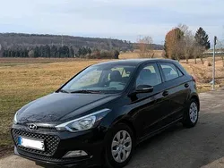 Schwarz Gebraucht 2017 Hyundai i20 Kleinwagen | 6.900 € (Fairer Preis)