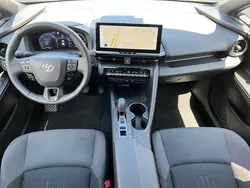 Weiss Gebraucht 2024 Toyota C-HR Team SUV | 28.990 € (Fairer Preis)