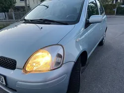 Silber Gebraucht 2004 Toyota Yaris Sol Limousine | 2.650 € (Teuer)