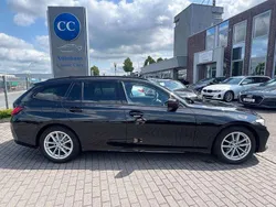 Black sapphire Gebraucht 2022 BMW 320 Shadowline Kombi | 30.400 € (Guter Preis)