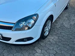 Weiß Gebraucht 2010 Opel Astra Cabriolet Cabrio | 2.000 € (Superpreis)