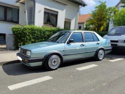 Blau Gebraucht 1990 VW Jetta Limousine | 8.775 €
