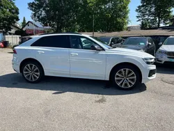 Weiß Gebraucht 2019 Audi Q8 S-Line SUV | 44.900 € (Teuer)
