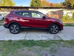 Rot Gebraucht 2017 Nissan Qashqai N-Connecta SUV | 13.590 € (Fairer Preis)