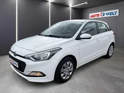Weiß Gebraucht 2015 Hyundai i20 Kleinwagen | 7.490 € (Fairer Preis)