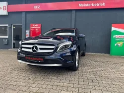 Cavansitblau Gebraucht 2016 Mercedes GLA200 SUV | 21.100 € (Etwas zu teuer)