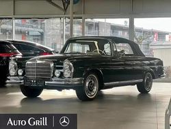 Dunkelolivgrün Gebraucht 1970 Mercedes 280 SE Cabrio | 285.000 €
