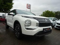 Weiß Neu 2025 Mitsubishi Outlander P-HEV SUV | 41.990 €