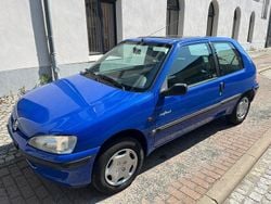 Blau Gebraucht 1997 Peugeot 106 Kleinwagen | 2.300 € (Etwas zu teuer)
