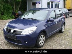 Blau Gebraucht 2009 Dacia Sandero Lauréate Kleinwagen | 1.000 € (Superpreis)