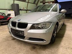 Silber Gebraucht 2007 BMW 320 Exclusive Limousine | 2.399 € (Superpreis)