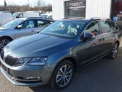 Grau Gebraucht 2019 Skoda Octavia Premium Edition Kombi | 23.360 € (Teuer)