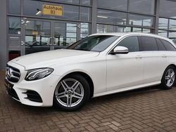 Weiß Gebraucht 2019 Mercedes E200 AMG line Limousine | 25.499 € (Guter Preis)