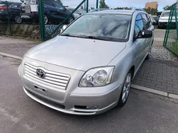 Grau Gebraucht 2005 Toyota Avensis Kombi | 2.999 € (Guter Preis)