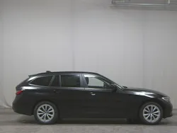 Schwarz Gebraucht 2022 BMW 318 Advantage Kombi | 19.980 € (Guter Preis)