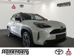 Platinum weiß metallic / schwarz Gebraucht 2025 Toyota Yaris Hybrid Advance | 33.980 €