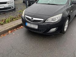 Schwarz Gebraucht 2010 Opel Astra Kleinwagen | 4.000 € (Fairer Preis)