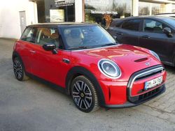 Chili red Gebraucht 2021 Mini Cooper SE Classic Kleinwagen | 19.990 € (Teuer)
